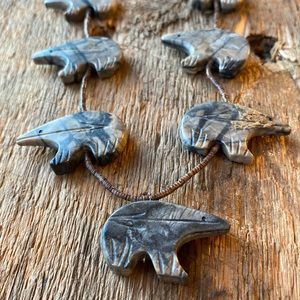 NATIVE AMERICAN BEAR FETISH necklace
